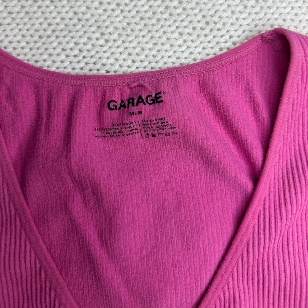 Garage Stella Seamless Plunge Crop Tank Top Size M - Picture 3 of 4